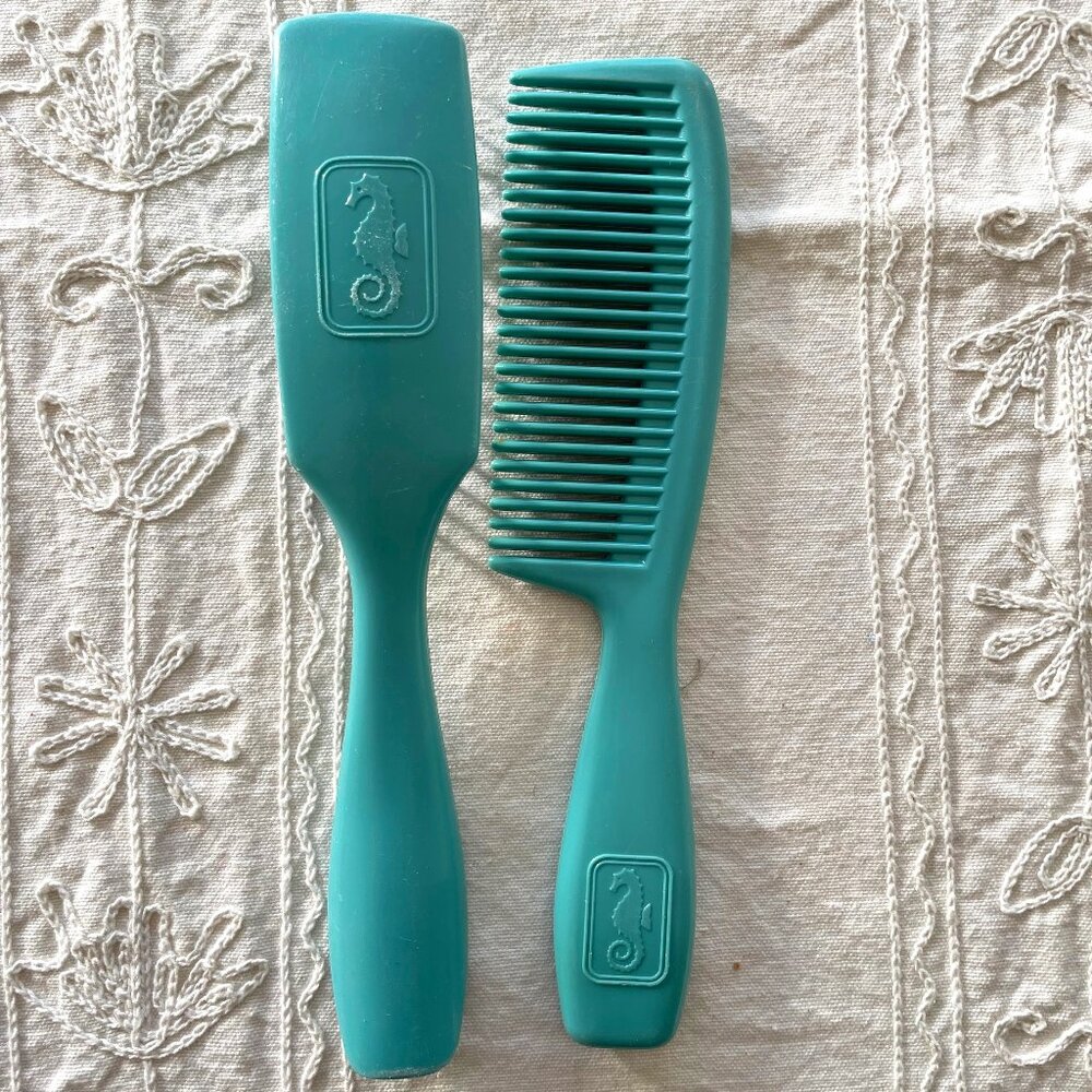 Avon Vintage Teal Seahorse Comb and Brush Set